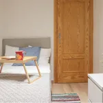 Rent 3 bedroom apartment in Madrid