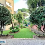 Rent 6 bedroom apartment of 450 m² in Rome