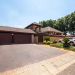 Rent 5 bedroom house of 1190 m² in Benoni