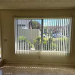 Rent 2 bedroom apartment of 85 m² in anaheim