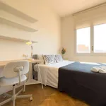 Rent a room of 280 m² in barcelona