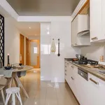 Rent 6 bedroom apartment of 165 m² in Lisboa