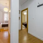 Rent a room of 120 m² in madrid