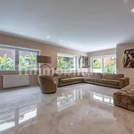 Rent 5 bedroom house of 380 m² in Rome