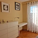 Rent 4 bedroom apartment of 150 m² in Madrid