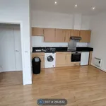 Flat to rent in Mcilroys Building, Reading RG1