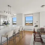 Rent 4 bedroom apartment in Manhattan