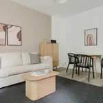 Rent 2 bedroom apartment of 678 m² in Berlin