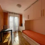 Rent 3 bedroom apartment of 95 m² in Milano