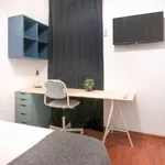 Rent 5 bedroom apartment in Barcelona