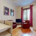 Rent 2 bedroom apartment of 1076 m² in Geneva