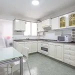 Rent a room of 125 m² in valencia