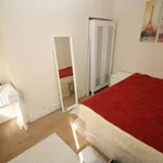 Rent 3 bedroom flat in West Midlands