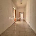 Rent 5 bedroom apartment of 180 m² in Crotone