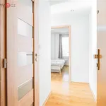 Pronajměte si 2 ložnic/e byt o rozloze 42 m² v Praha 8