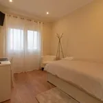 Rent a room of 117 m² in lisbon