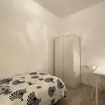 Rent a room of 85 m² in barcelona