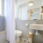 Rent 1 bedroom apartment of 50 m² in lisbon