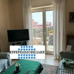 Affitto 3 camera appartamento di 85 m² in Naples