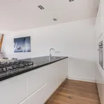 Huur 3 slaapkamer appartement van 70 m² in Nieuwe Pijp