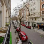 Rent a room of 100 m² in madrid