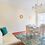 Rent 4 bedroom apartment of 200 m² in Lisbon