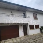 Rent 8 bedroom house of 250 m² in Bolzano Vicentino