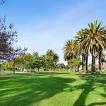 Rent 1 bedroom apartment in Melbourne