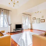 Rent 4 bedroom apartment of 200 m² in Lisbon