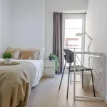 Rent a room of 120 m² in valencia