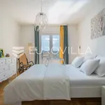 Rent 3 bedroom house of 250 m² in Trogir