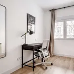 Rent 3 bedroom apartment of 93 m² in barcelona