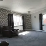 Rent 3 bedroom flat in East Midlands