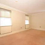 Rent 2 bedroom flat in Elmbridge