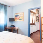 Rent a room of 120 m² in rome