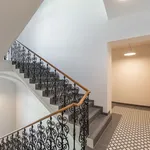 Rent 2 bedroom apartment of 49 m² in Prague