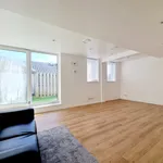 Rent 3 bedroom flat in London