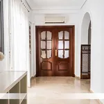 Rent 4 bedroom apartment in Seville