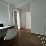 Rent a room of 120 m² in Sevilla