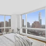 Rent 3 bedroom apartment of 155 m² in New York