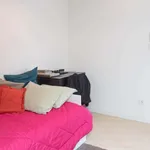 Rent a room of 600 m² in Rio Tinto