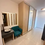 Pronajměte si 4 ložnic/e byt o rozloze 104 m² v Prague