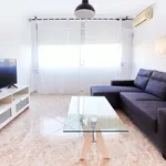 Rent a room of 85 m² in Sevilla