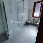 Affitto 5 camera appartamento di 105 m² in Pistoia