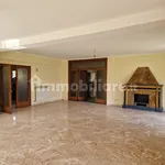 Rent 5 bedroom house of 350 m² in Rome