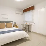 Rent 5 bedroom apartment in Alicante