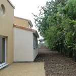 Rent 3 bedroom house of 63 m² in Valence-en-Poitou