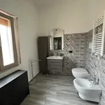 Rent 4 bedroom house of 105 m² in Serino