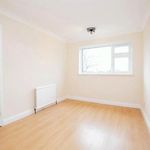 Rent 3 bedroom flat in East Midlands