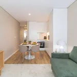 Rent 2 bedroom apartment of 90 m² in porto